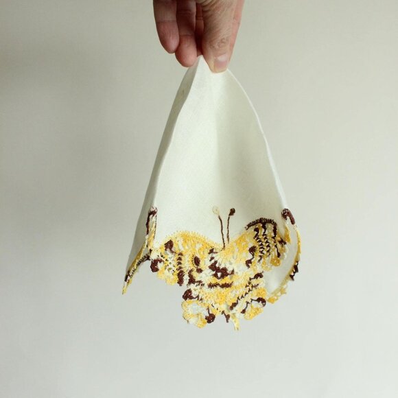 Vintage 1960s Handkerchief, Crochet Butterfly And Pale Yellow Linen Hankie - Picture 10 of 10